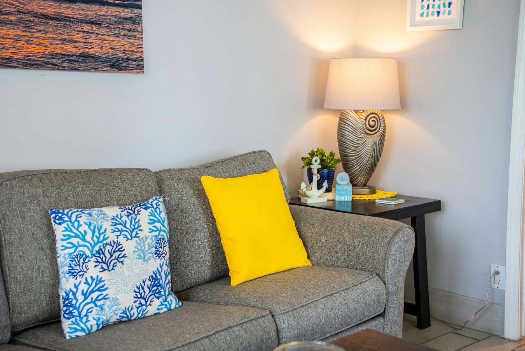 Apartment Spring Special! Renovated - On The Beach! *